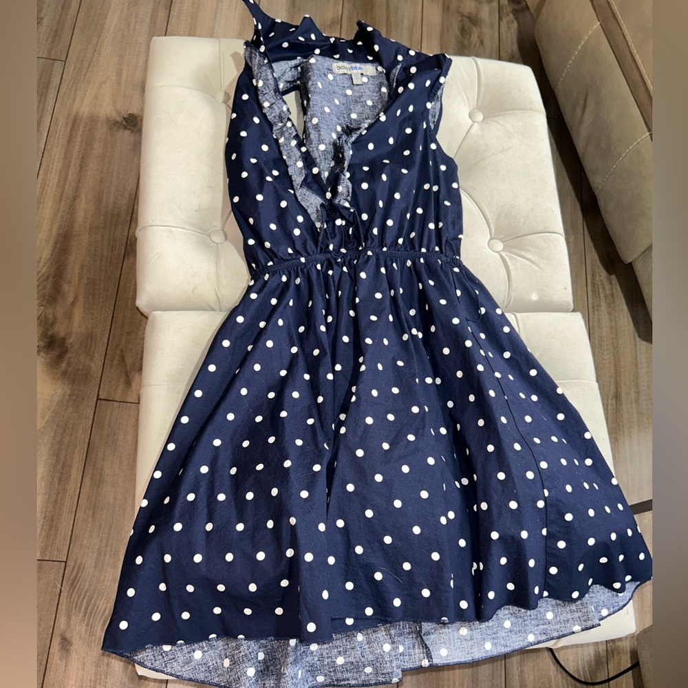 The clothing is in good condition no longer have interest for it.